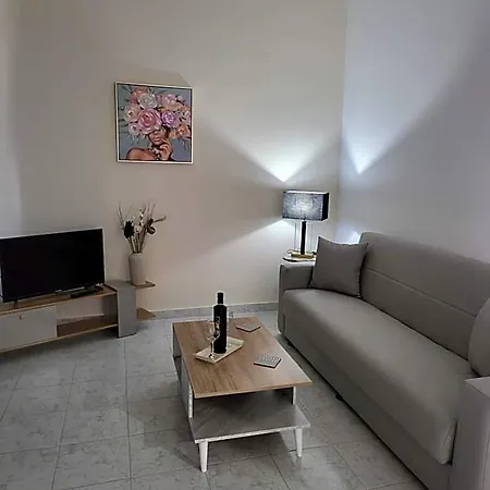 Pyrgos 호텔 2*